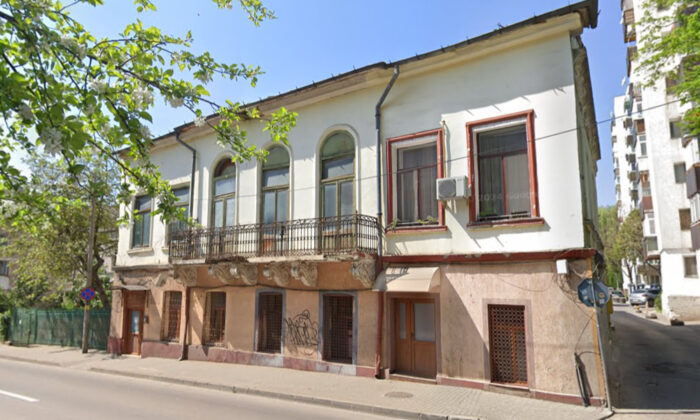 cladire construite in 1930 in iasi in zona centrala